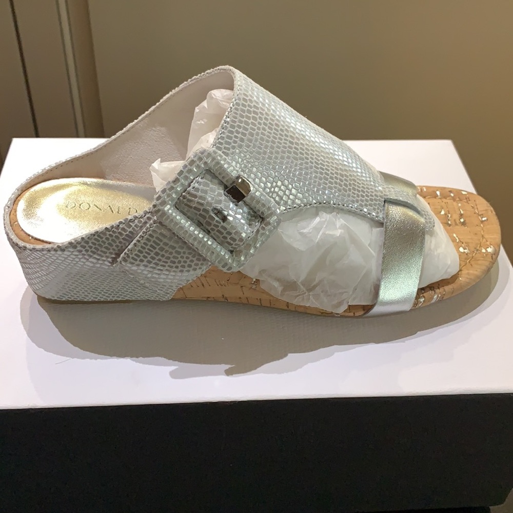 Donald Pliner Metallic Wedge Sandal New Size 39/9